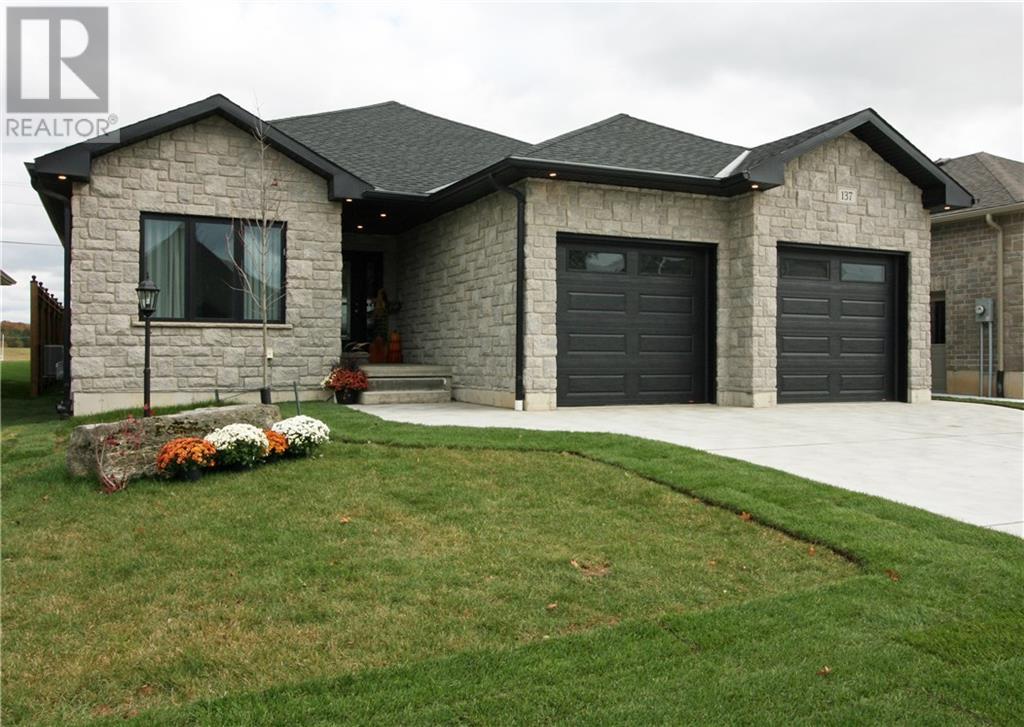 137 17TH Avenue A ., hanover, Ontario