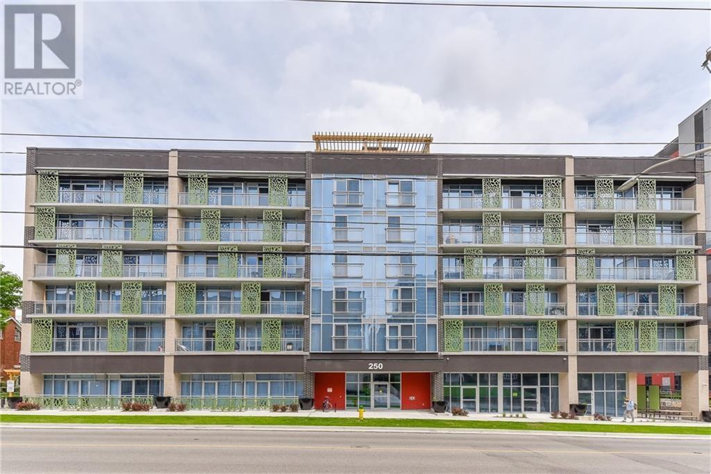 202 -  250 ALBERT Street, waterloo, Ontario