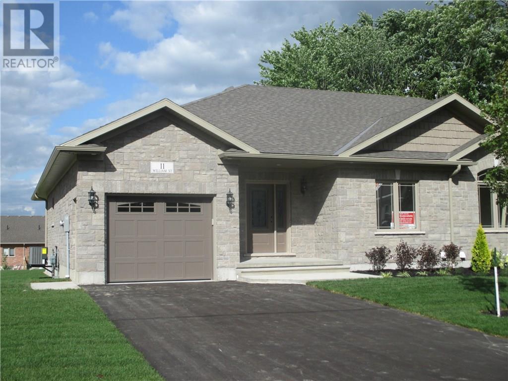 9 WILLIAM Street, clifford, Ontario