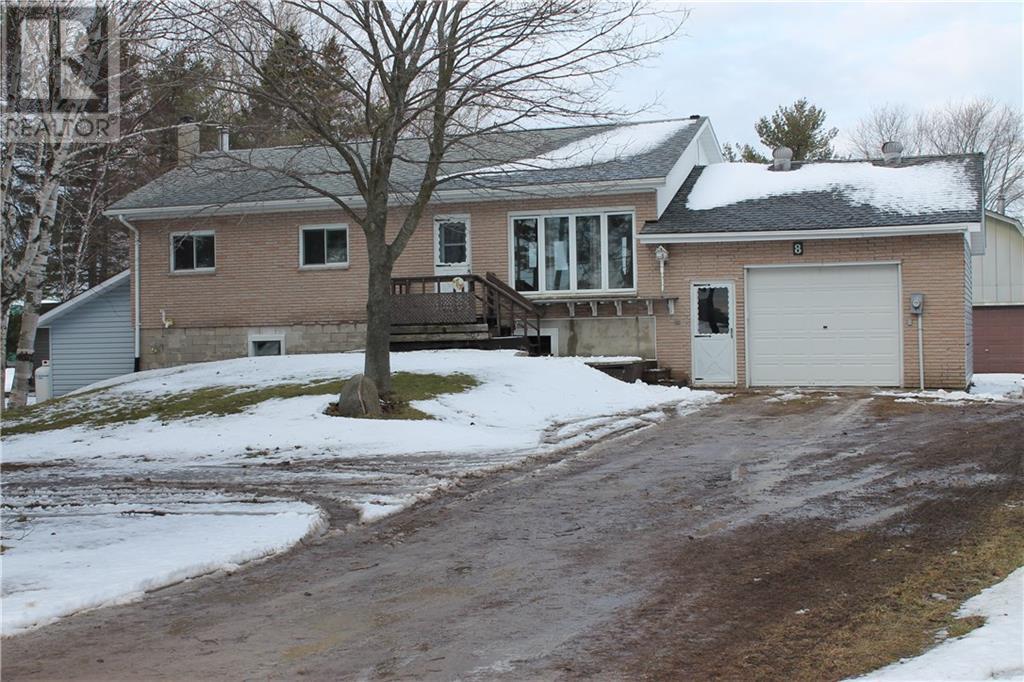 8 FERNDALE Road, lions head, Ontario