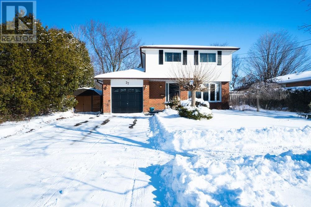 37 Churchill Road N, acton, Ontario