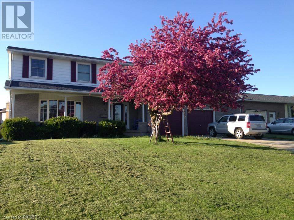 11 BRADLEY STREET, chesley, Ontario